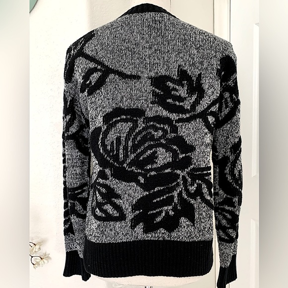 GAP Knit Sweater with Flower Graphic - Picture 8 of 12